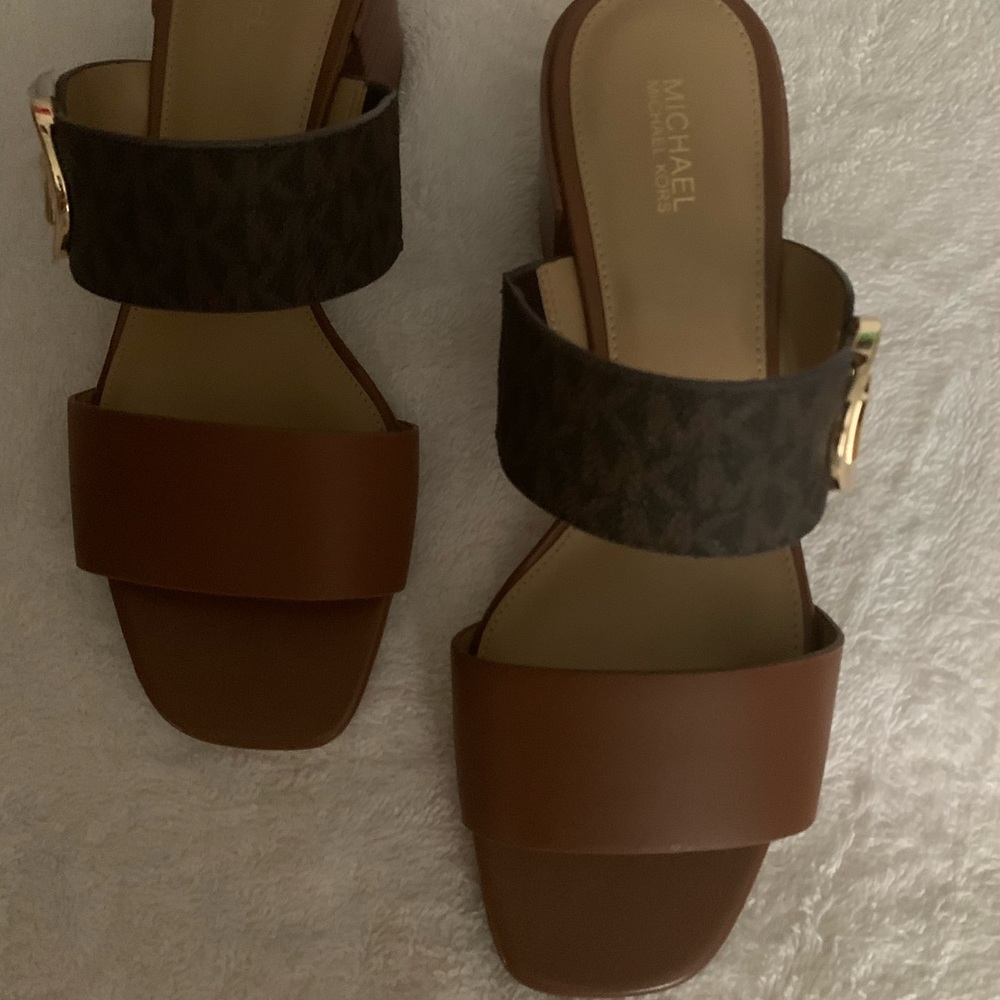 MK Summer Mid Leather , brown multi, size 7.5. Nib